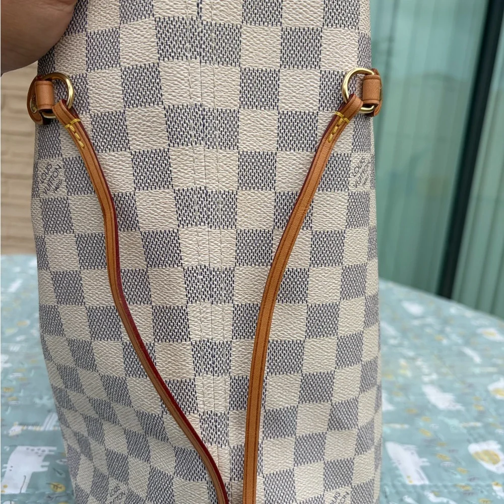 Louis Vuitton Neverfull MM (PRICE FIRM) - Picture 15 of 16